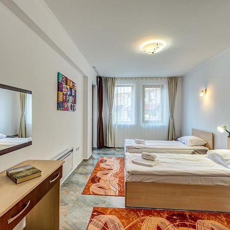 Bright And Spacious 2-Bdr Apartment With Balcony By Flat Mаnager Pamporovo Kültér fotó